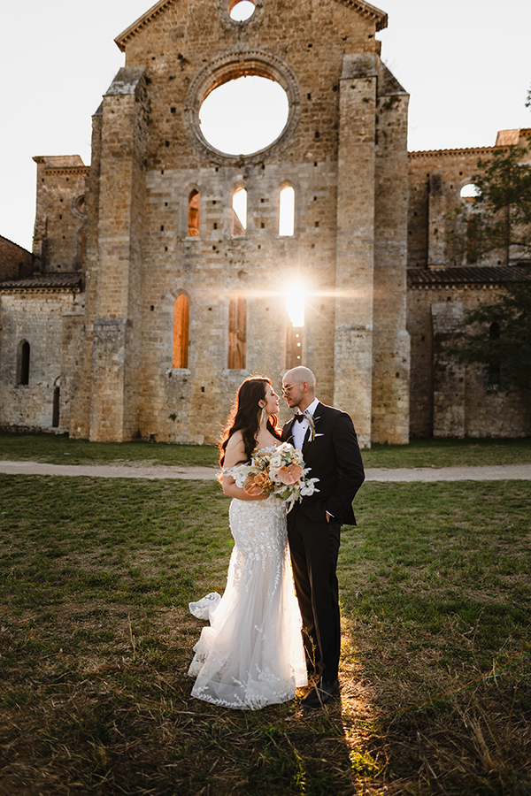romantic-wedding-spectacular-san-galgano-abbey-tuscany_20
