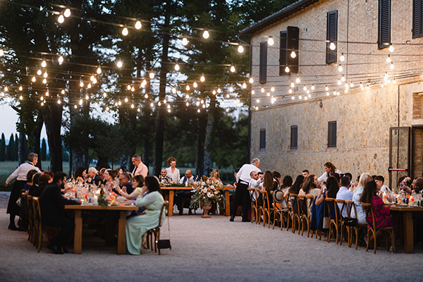 romantic-wedding-spectacular-san-galgano-abbey-tuscany_26