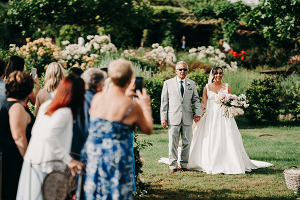 romantic-wedding-umbria-overflowing-lovely-details_15