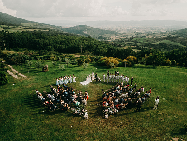 romantic-wedding-umbria-overflowing-lovely-details_18