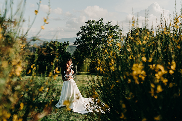 romantic-wedding-umbria-overflowing-lovely-details_27