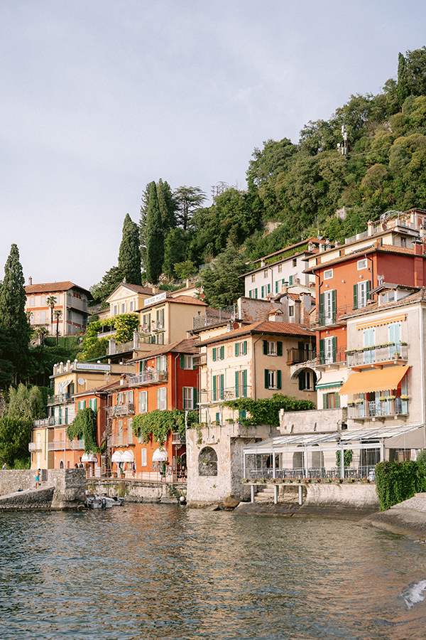 stunning-lake-como-wedding-lush-florals_02