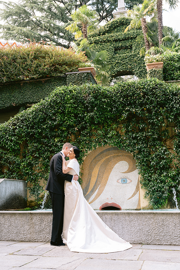 stunning-lake-como-wedding-lush-florals_56