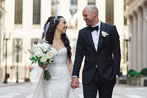Stunning summer wedding and pre-party in Chicago with elegant details | Mary & Nick Stunning summer wedding and pre-party in Chicago with elegant details | Mary & Nick