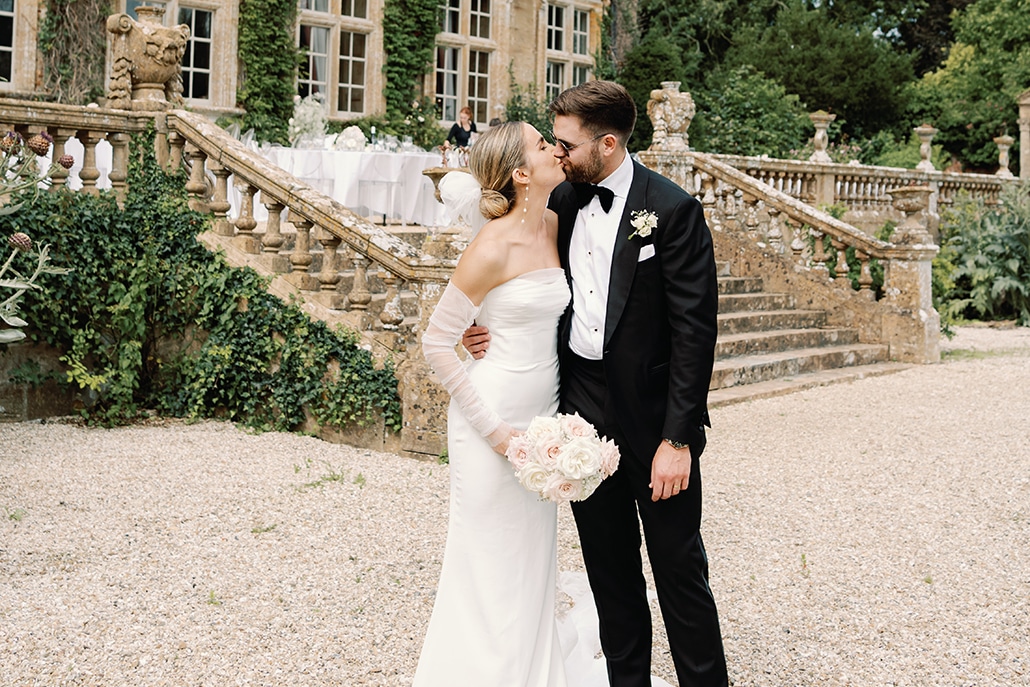 Stylish summer wedding in Somerset England with vintage det | Ella & Charlie