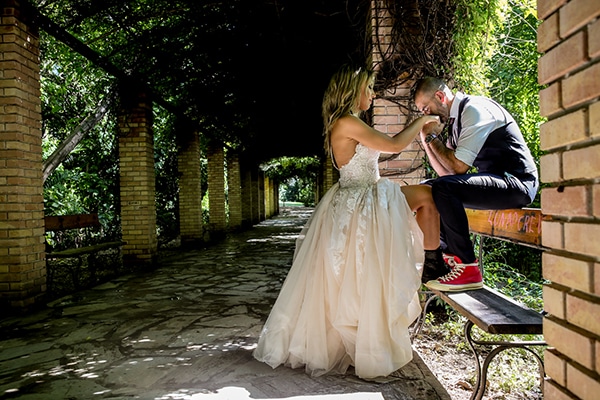 Beautiful vintage wedding in white Beautiful vintage wedding in white