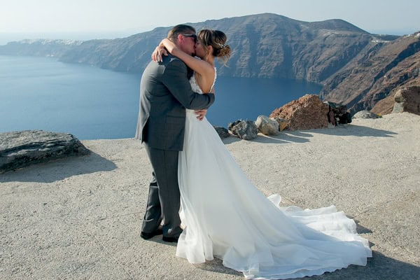 White florals and Aegean views for a chic wedding in Santorini | Raquel & Darin White florals and Aegean views for a chic wedding in Santorini | Raquel & Darin