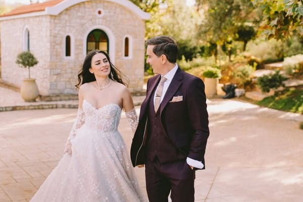 A winter wedding with romantic style and white blooms | Faye & Thanos A winter wedding with romantic style and white blooms | Faye & Thanos